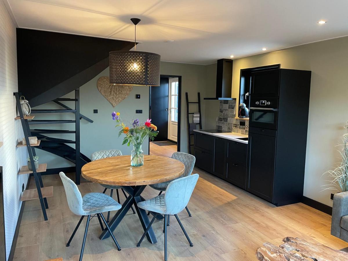 De Heerlykheid Wemeldinge, Vlak Bij Strand En Bos, Ruime Vakantiewoning Met Eigen Patio In De Karakteristieke Dorpsstraat Buitenkant foto