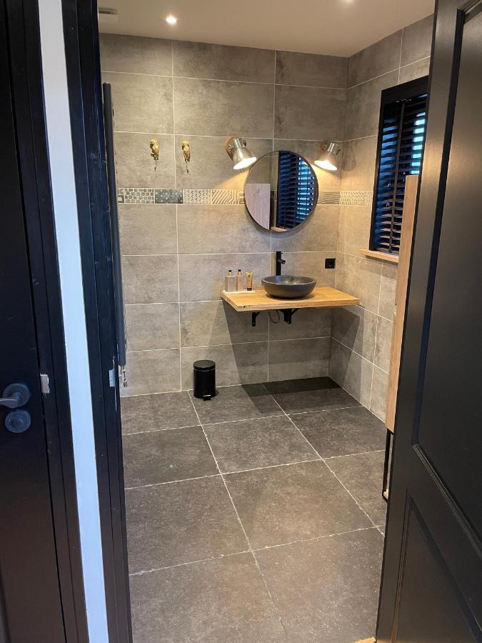 De Heerlykheid Wemeldinge, Vlak Bij Strand En Bos, Ruime Vakantiewoning Met Eigen Patio In De Karakteristieke Dorpsstraat Buitenkant foto